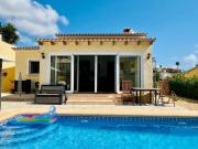 Espaciosa villa de tres dormitorios en venta, en una...