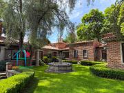 Espaciosa y elegante casa en Jardines del Pedregal con...