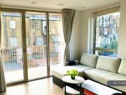 Espalier Gardens, London, 2 Bedroom Flat