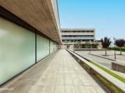 Espao comercial com piscina interior, em Abade Neiva,...