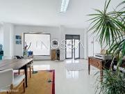 Espao comercial com potencial de habitao em Sto. Ant