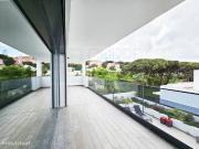 Espaoso apartamento T2, terrao e garagem, em Cascais