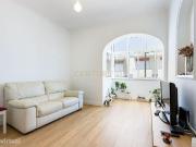 Espaoso T2 Renovado com Muita Luz Natural Queijas