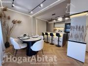 ¡ESPECTACULAR! AMPLIO, MODERNO Y REFORMADO CON TERRAZA,...