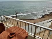 ESPECTACULAR APARTAMENTO REFORMADO EN PRIMERA LÍNEA DE...