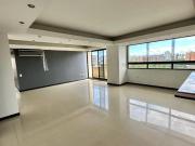 Espectacular Apartamento remodelado a estrenar en Urb....