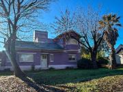 ESPECTACULAR CASA 4 AMBIENTES EN DOS PLANTAS BARRIO...