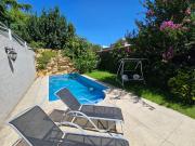 ESPECTACULAR CASA 5 AMBIENTES CON JARDIN Y PISCINA VILLA...