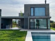 Espectacular Casa a estrenar en Barrio Cerrado Pilará