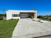 Espectacular casa a la laguna en San Sebastian, área 5