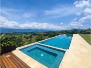 ESPECTACULAR CASA CAMPESTRE EN VENTA LA CARMELITA A...