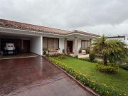 Espectacular casa cerca de la av. 1ro de mayo