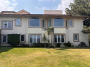 ESPECTACULAR CASA CON GRAN VISTA