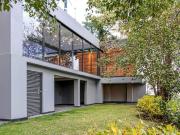 Espectacular casa con seguridad y alberca en Bosques de...