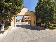 ESPECTACULAR CASA DE 2 NIVELES EN FRACCIONAMIENTO...