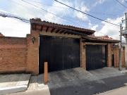 Espectacular Casa De 2 Niveles Ubicada En Calle 21 de...