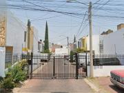 Espectacular Casa De Dos Niveles Ubicada En Parques Del...