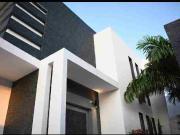 ESPECTACULAR CASA DE LUJO SECTOR C.C. LA CUADRA 4...