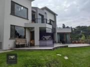 Espectacular casa de venta, 2.100m2 de terreno Ideal...