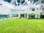ESPECTACULAR CASA DE VENTA EN URBANIZACIÓN LA VIÑA. Bajó...