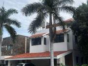 Espectacular casa dentro de Residencial Cumbres