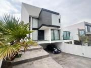 ESPECTACULAR CASA EN BOSQUE REAL