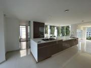 Espectacular Casa en Bosques