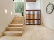 Espectacular casa en calle cerrada