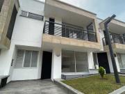 Espectacular casa en conjunto cerrado Pinares