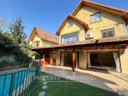 Espectacular casa en consolidado condominio cercano a...