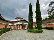 Espectacular casa en el Escobero