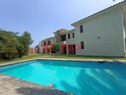 ¡Espectacular Casa En Esquina, Con Piscina, Jardín Y...