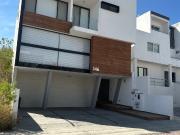 Espectacular casa en renta con Roof Garden en Juriquilla