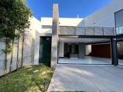 Espectacular Casa en RENTA en Bosques de Bugambilias