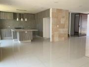 Espectacular casa en renta en Lomas de Angelópolis 5...