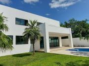 ESPECTACULAR CASA EN VENTA CON ALBERCA PRIVADA EN CANCUN