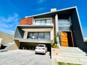 ESPECTACULAR CASA EN VENTA DE 3 HABITACIONES TODAS...