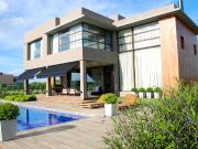 Espectacular Casa en venta en Barrio Nautico Albanueva,...