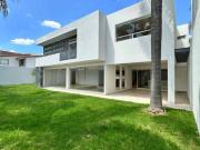 ESPECTACULAR CASA EN VENTA EN JARDINES DEL CAMPESTRE