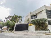 Espectacular casa en Venta en Residencial Jardines de...