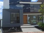 ESPECTACULAR CASA EN VENTA NUEVA EN LA VISTA COUNTRY CLUB