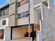 Espectacular casa en venta privada San Angel 4