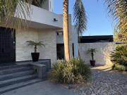 Espectacular casa en venta / renta en Rinconada...