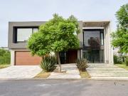 Espectacular Casa en Venta Yatch Nordelta 4 suites A...