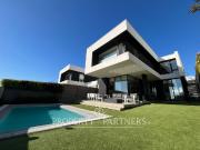 Espectacular casa estilo mediterránea en condominio con...