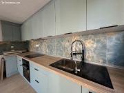 Espectacular casa recién reformada en urbanización a 8...