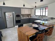 Espectacular casa remodelada en Jardines de Ahuatepec