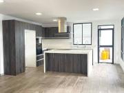 ESPECTACULAR CASA SEMIAMOBLADA DE UNA SOLA PLANTA EN...