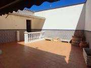 ESPECTACULAR CASA SEMICENTRICA CON PATIO EN VILLARROBLEDO