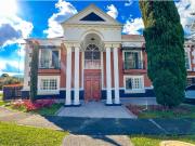 ESPECTACULAR CASA UBICADA EN LA MEJOR ZONA DEL POBLADO...